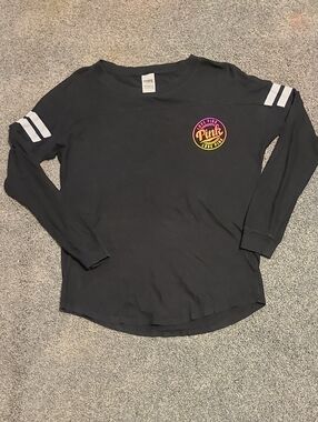 PINK VS Black Long-Sleeve Rainbow LogoTee